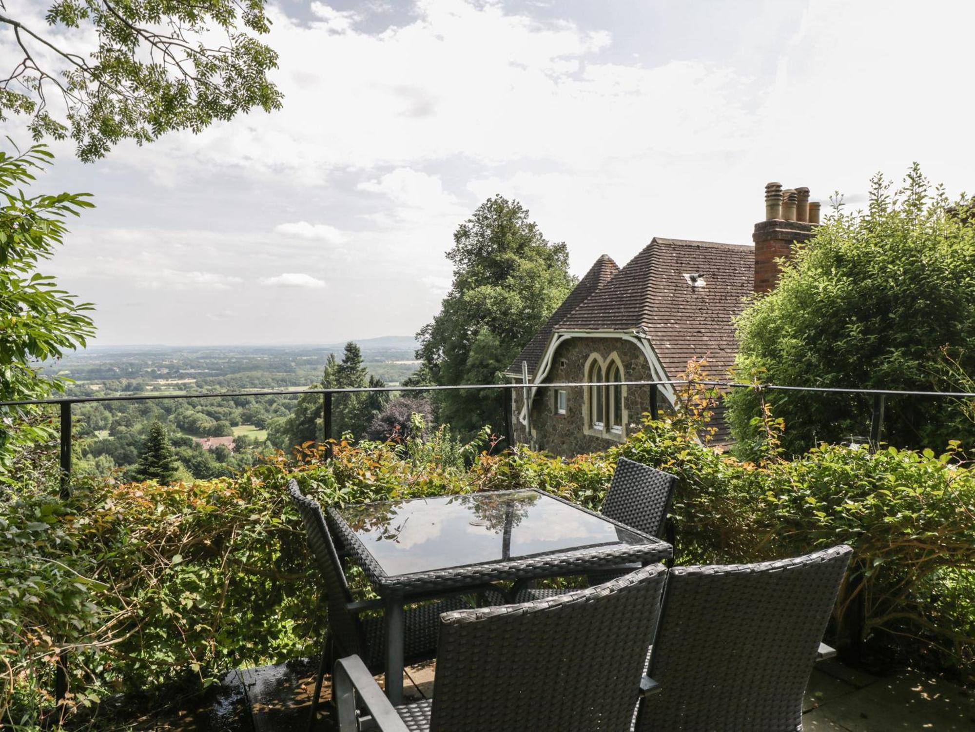 Appartamento Amazing View Malvern Wells Esterno foto
